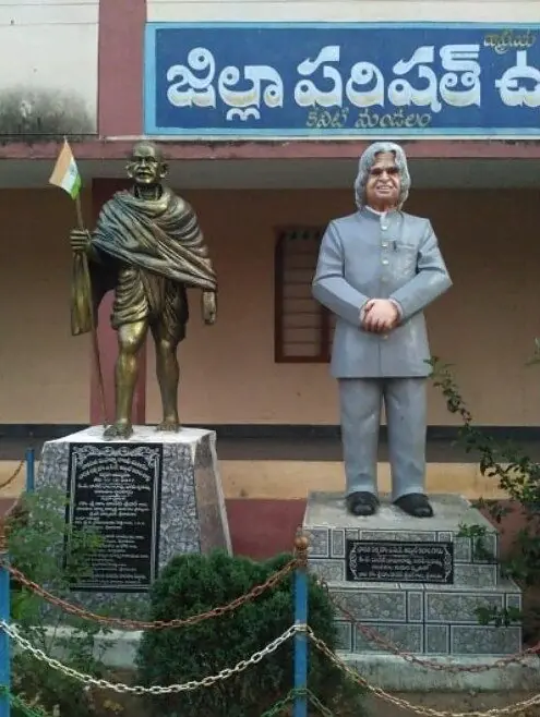 Statues of Mahatma Gandhi and APJ Abdul Kalam at ZPHS Rajapuram